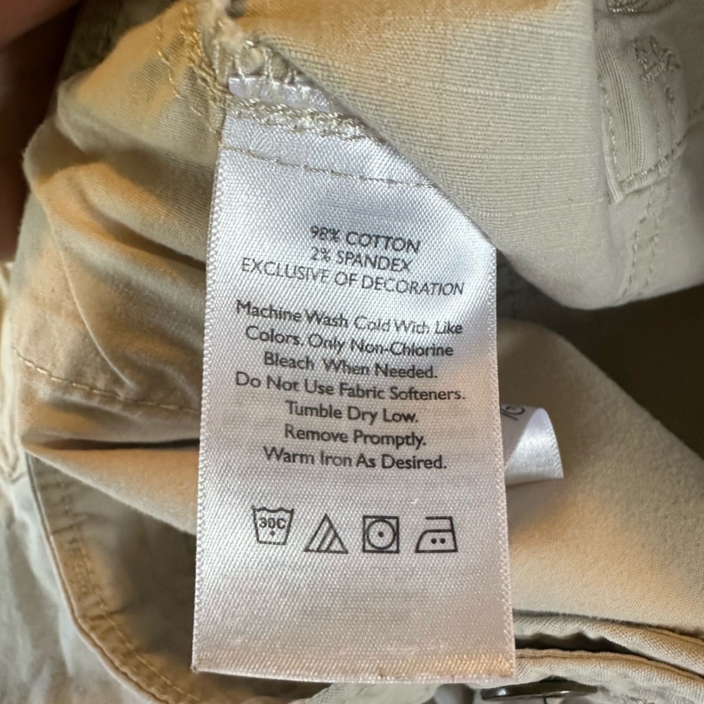 Eddie Bauer Women’s Tan Cargo Shorts size 12 - Picture 3 of 6